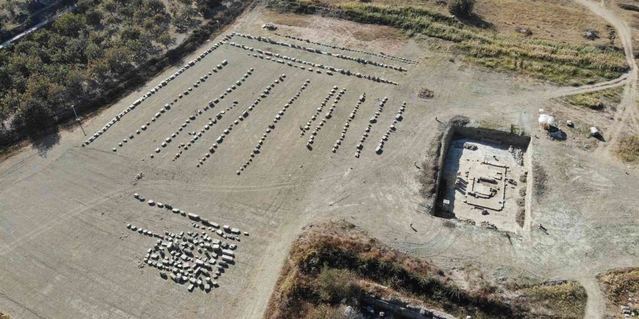 Magnesia Antik Kenti’nde ’Zeus Tapınağı’ tamamıyla ortaya çıkarıldı