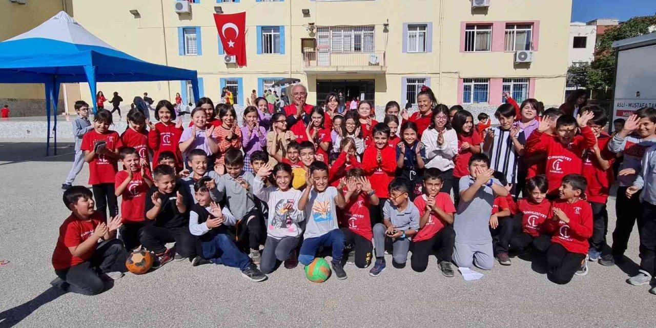 Nazilli’de okullar Kızılay renklerine büründü