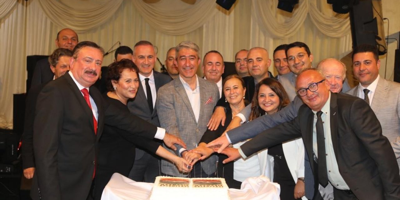 Marmaris Belediyesi personeli yemekte buluştu