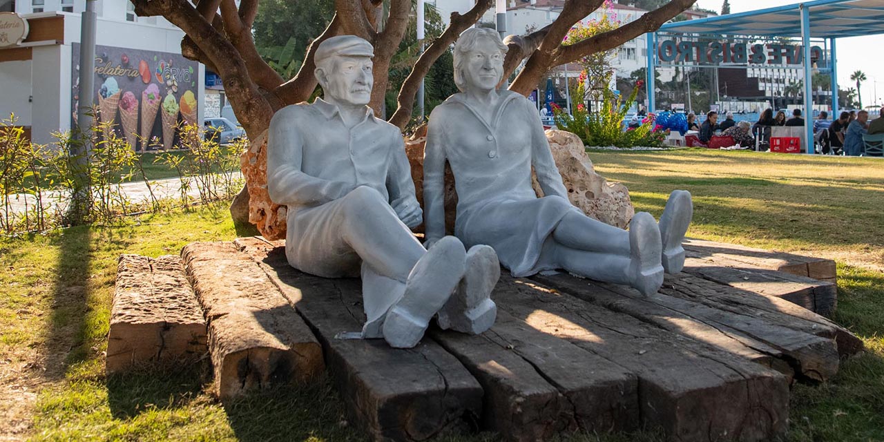 Ecevit çiftinin unutulmaz aşkı Kuşadası’nda ölümsüzleşti