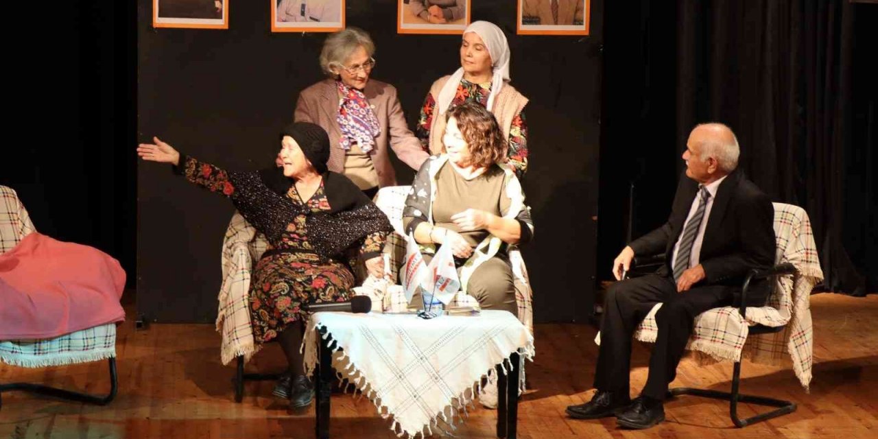’Unutsalar da, Unutulmayacaklar’ tiyatro oyunu Nazilli’de sahnelendi