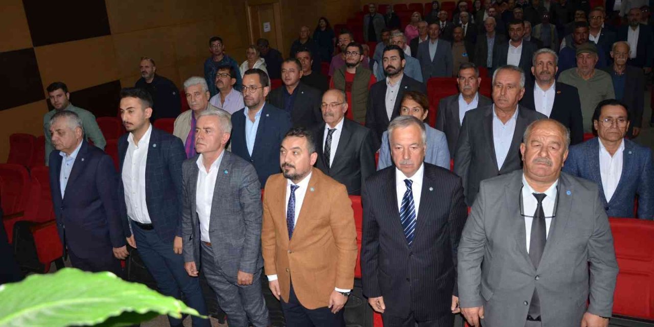 Kırkağaç İYİ Parti’de Levent Komşu güven tazeledi