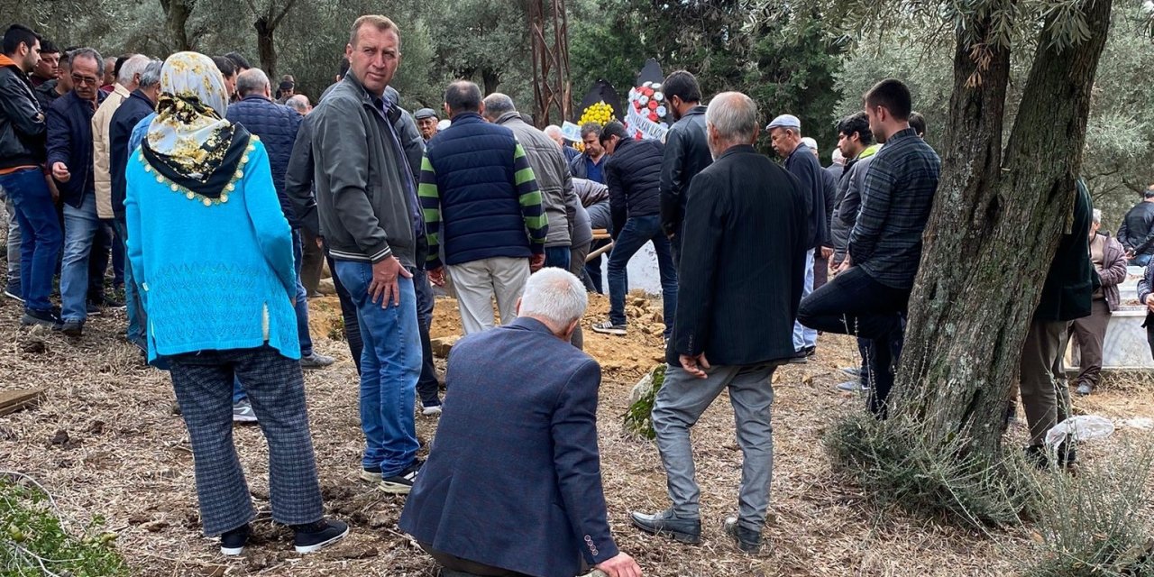 Bazanın altında kalarak hayatını kaybeden Irmak toprağa verildi