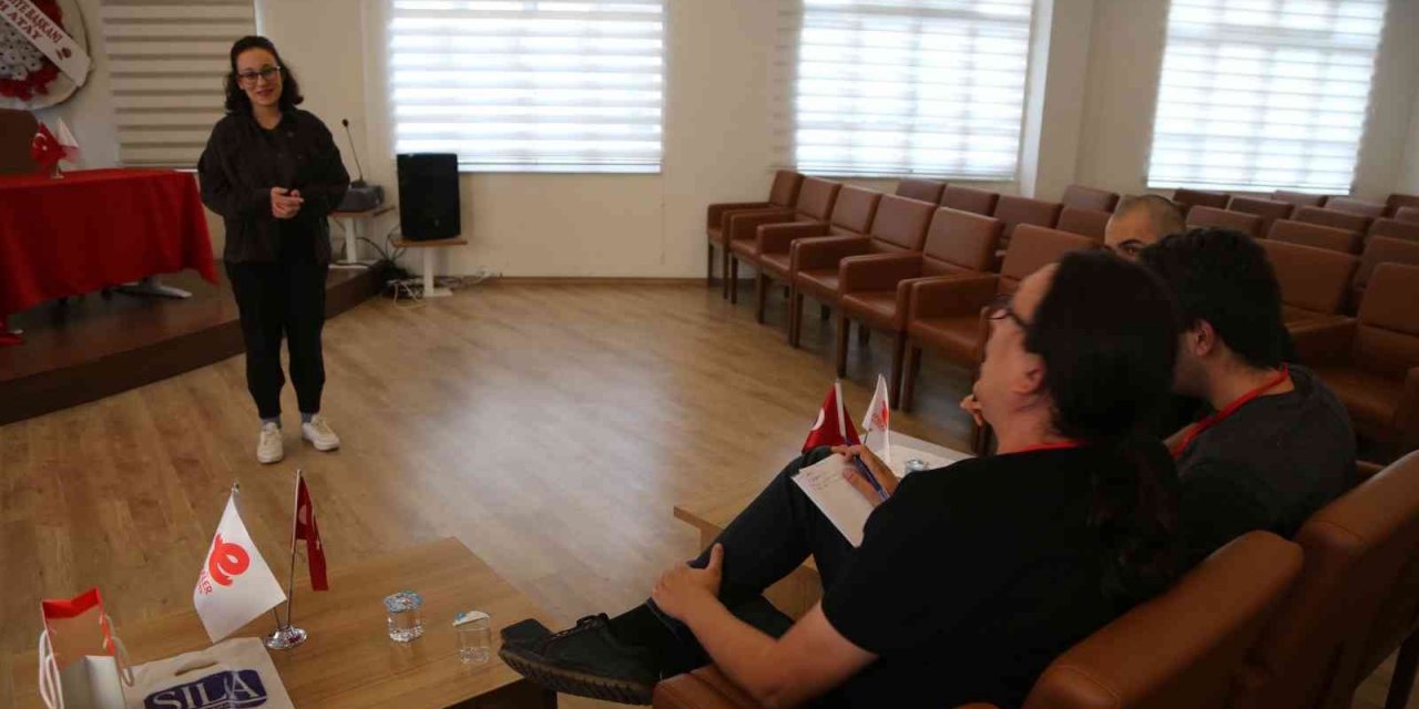 Efeler Belediyesi Şehir Tiyatrosu yeni yeteneklerini aradı