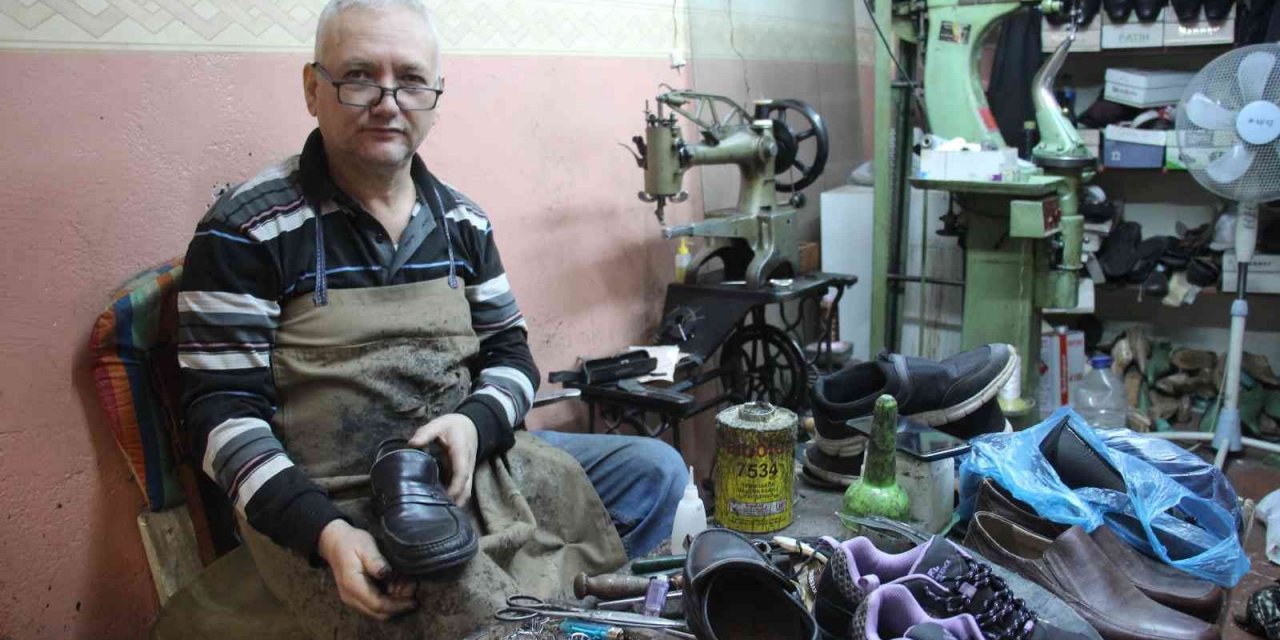 Havaların soğuması ayakkabı tamircilerinin yüzünü güldürdü