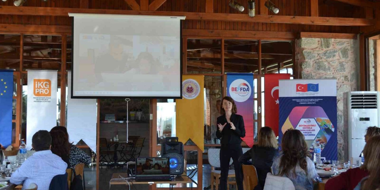 ’Bütünleştirici Eğitimle Farklılıkları Fırsata Dönüştürmek’ projesinin kapanış toplantısı gerçekleştirildi