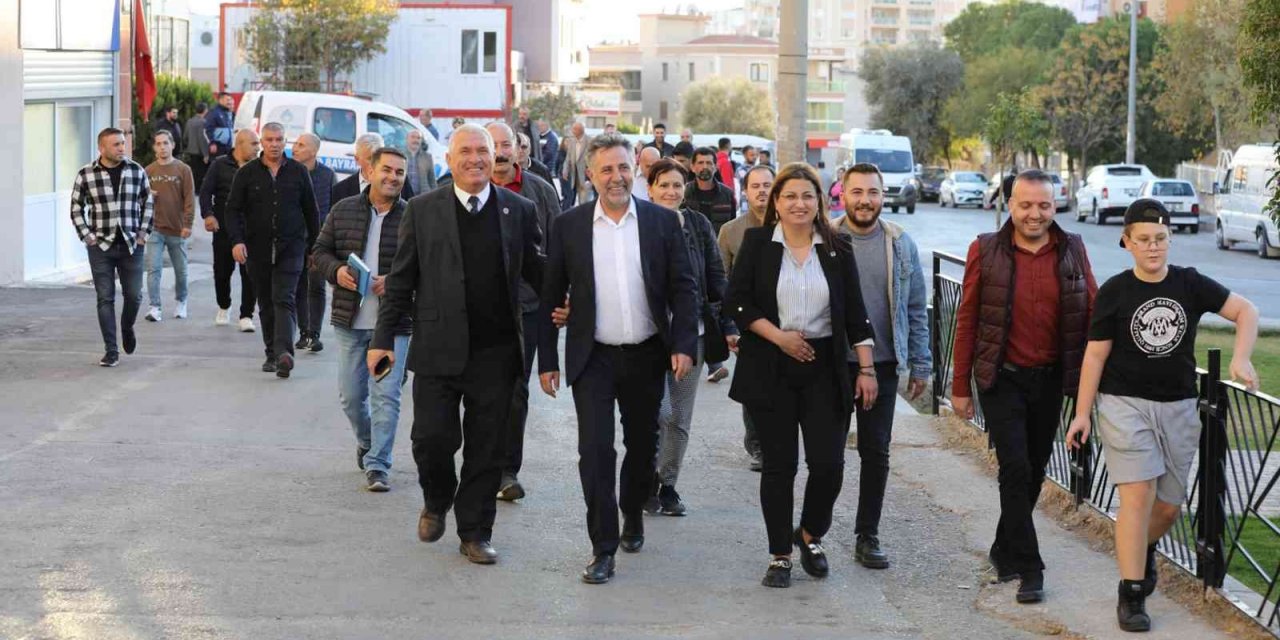 Başkan Sandal: "Bayraklı’yı sokaktan yönetiyoruz"