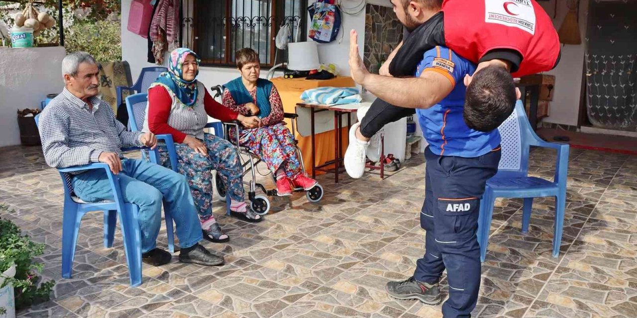 Yatağa bağımlı hastaların yakınlarına acil durum eğitimi