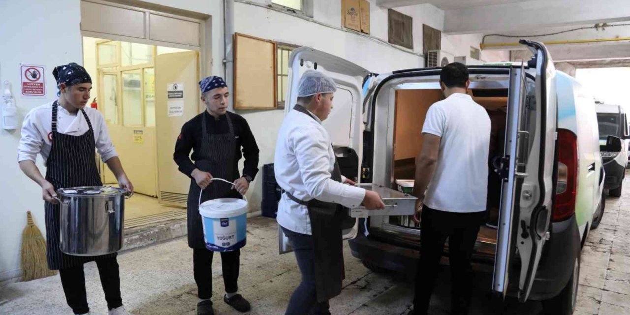 Belediyeden, öğrencilere öğün desteği
