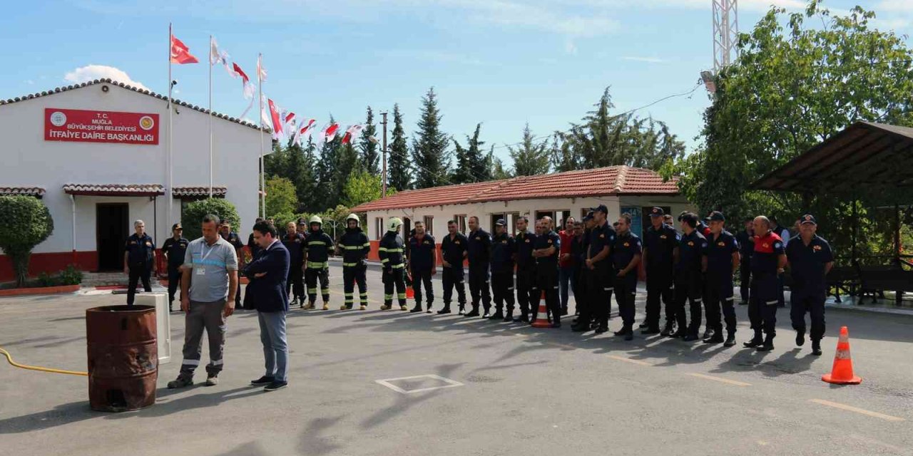 Büyükşehir İtfaiye personeline doğalgaz yangını eğitimi