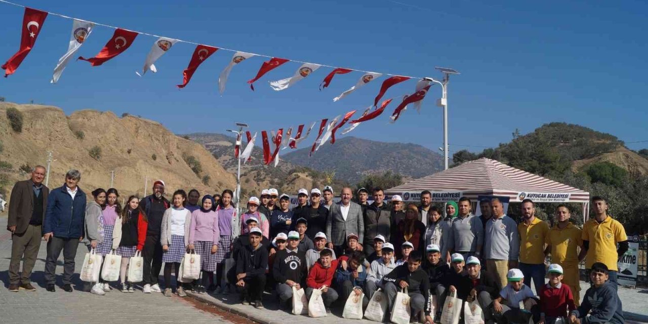 Kuyucak’ta fidanlar toprakla buluştu