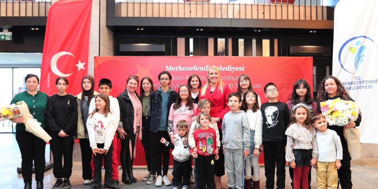 Başkan Doğan; “Cumhuriyet’i yaptıkları eserlerle anlatan gençlerimizi kutluyorum”