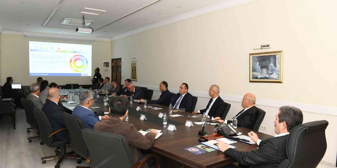 Muğla Valisi Tavlı, tatbikat öncesi seminer düzenledi