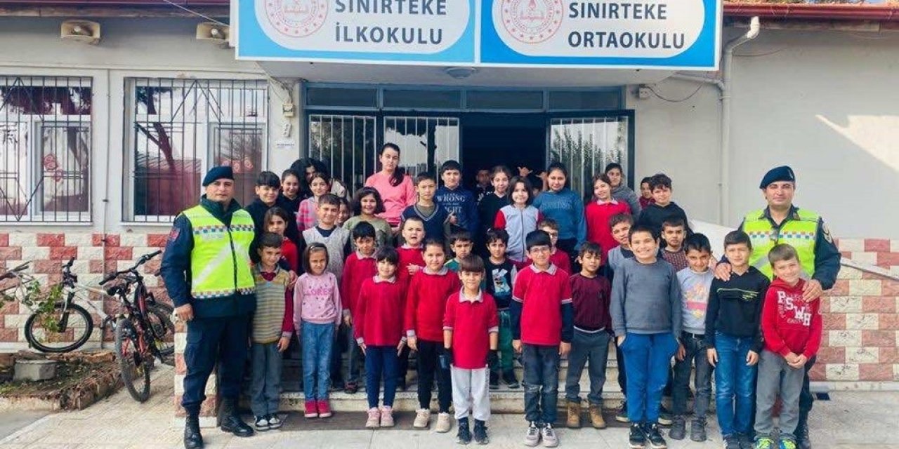 Jandarmadan öğrencilere trafik eğitimi