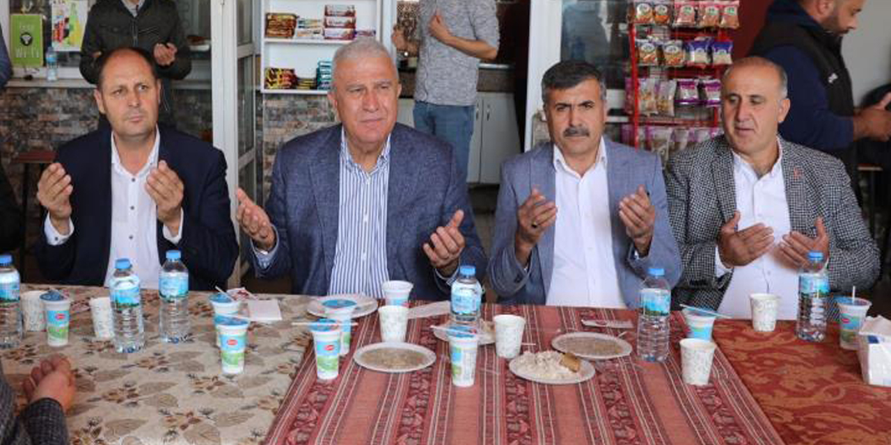 Başkan Atay Deve Havutlama törenine katıldı