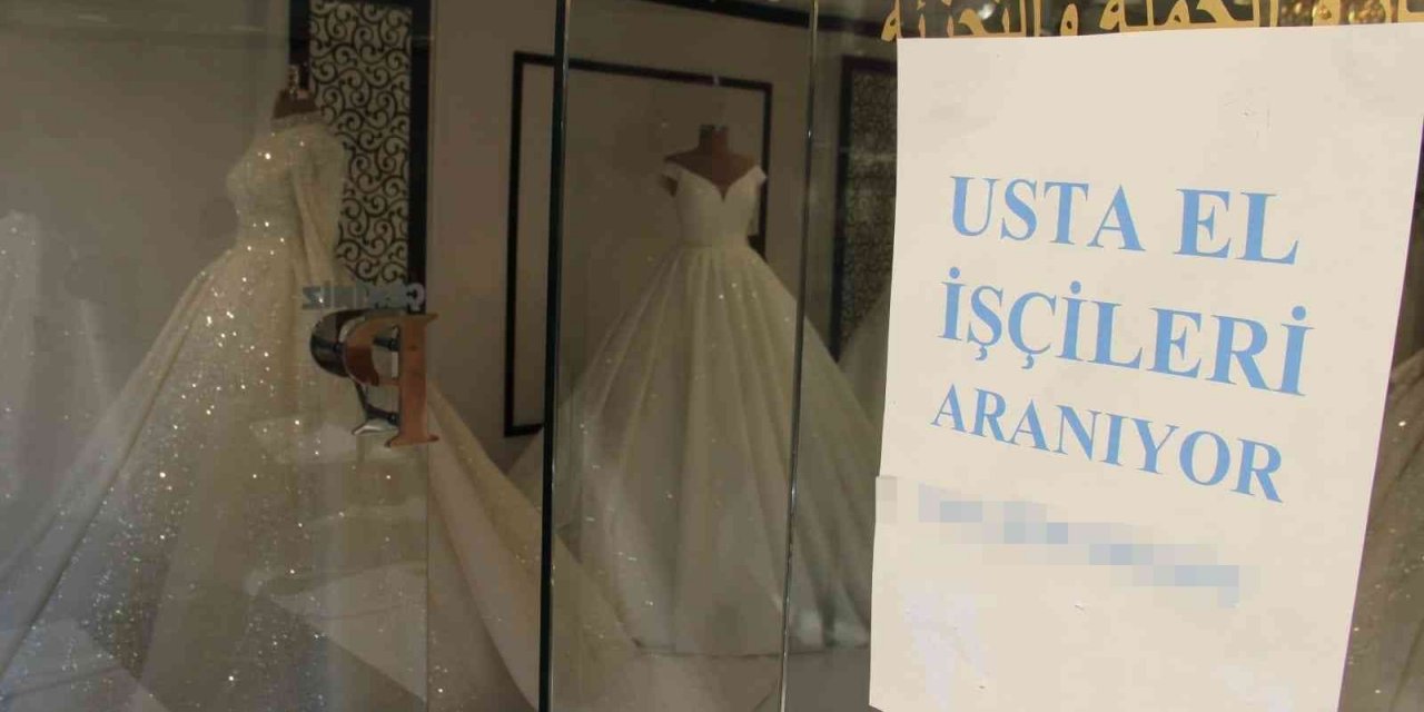 Mimar Kemalettin Caddesi “Eleman arıyor”