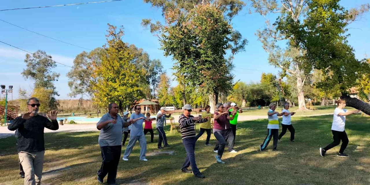Tazelenme Üniversitesi Köyceğiz Kampüsü spor dersi ile açıldı