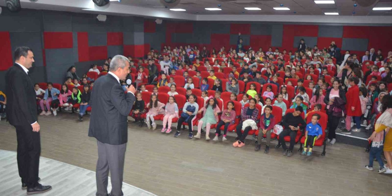 Koçarlı’lı çocuklar sinema gününde buluştu