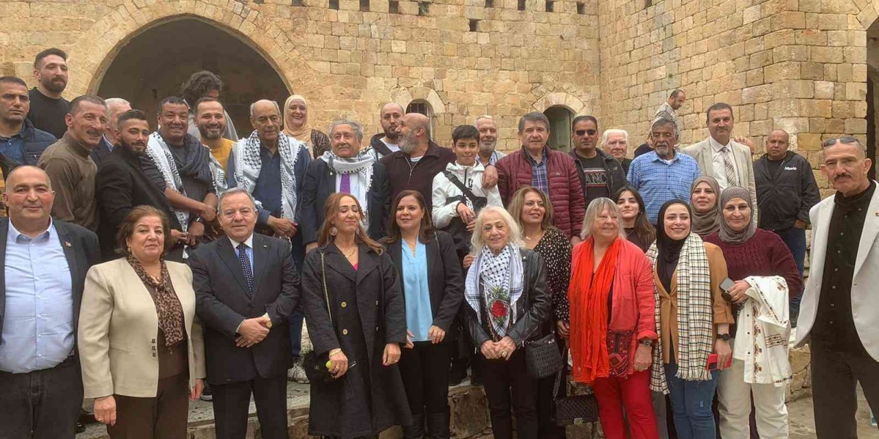 AK Parti’li Tanrıverdi’ye Filistin’den plaket