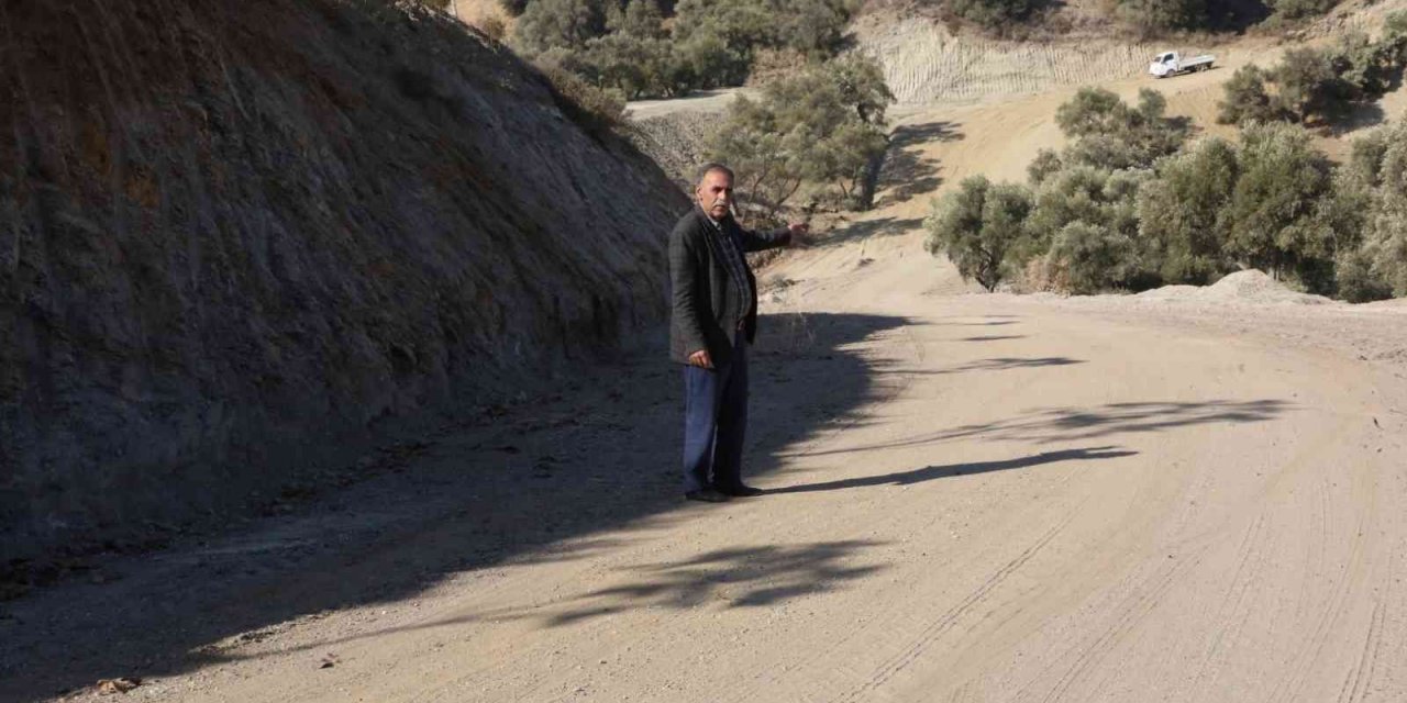 İncirliova’da birçok mahallenin yolunu 13 kilometre kısaltan çalışmaya devam ediliyor