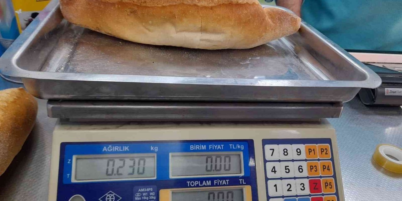 Salihli’de zabıta ekmek gramajı denetimi yaptı