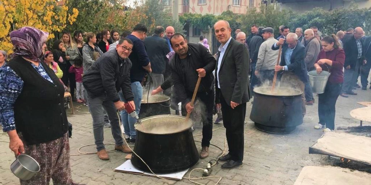 Yüzlerce vatandaş yağmur için ellerini semaya açtı