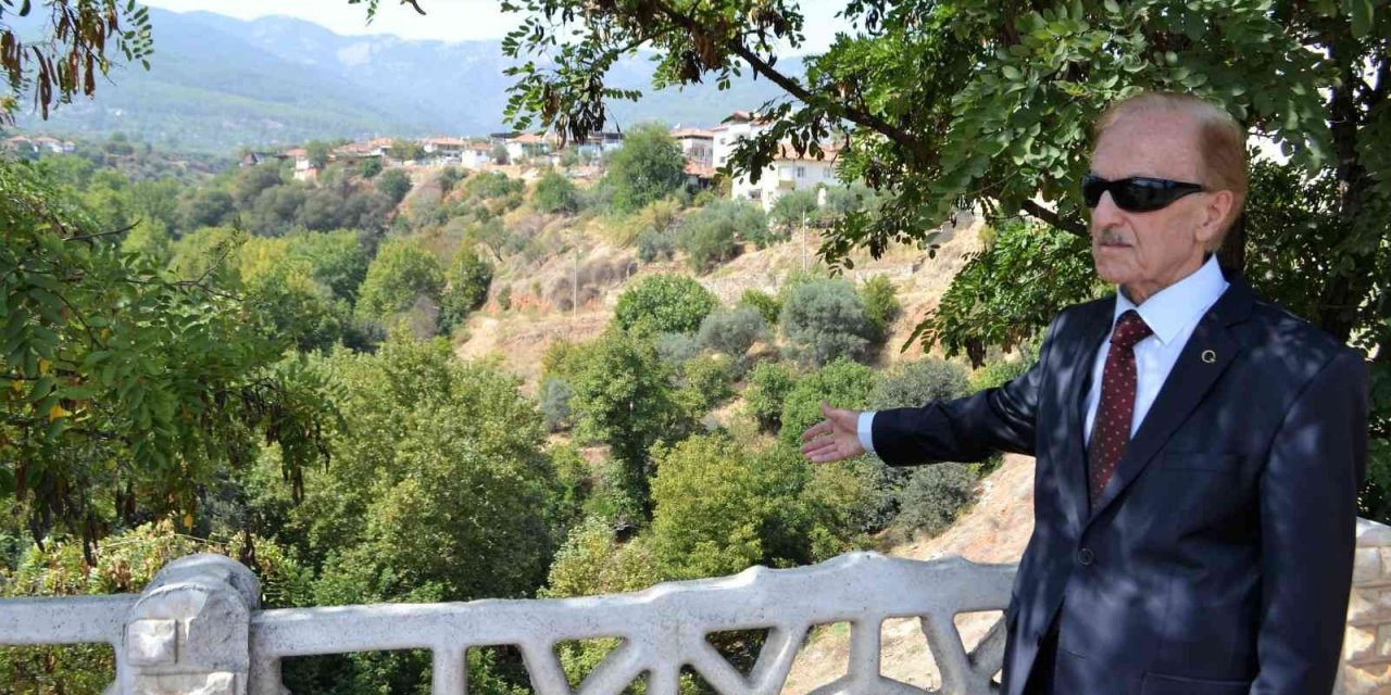 Karacasu bir çınarını daha kaybetti