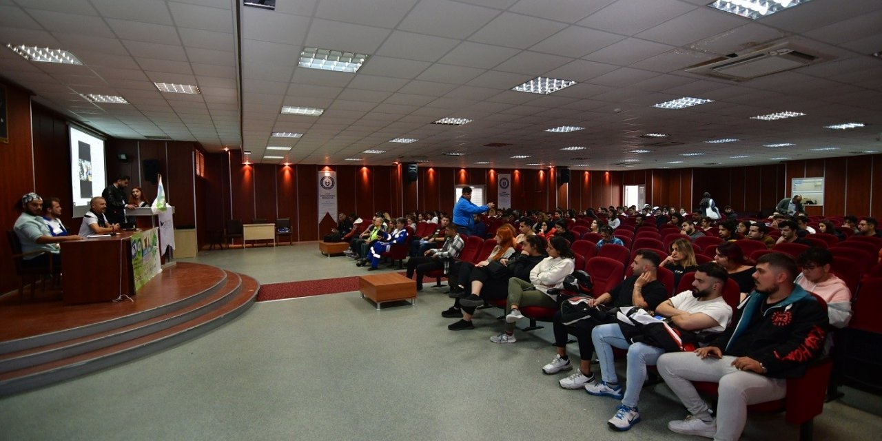 ADÜ’de hayvan hakları ile ilgili panel düzenlendi