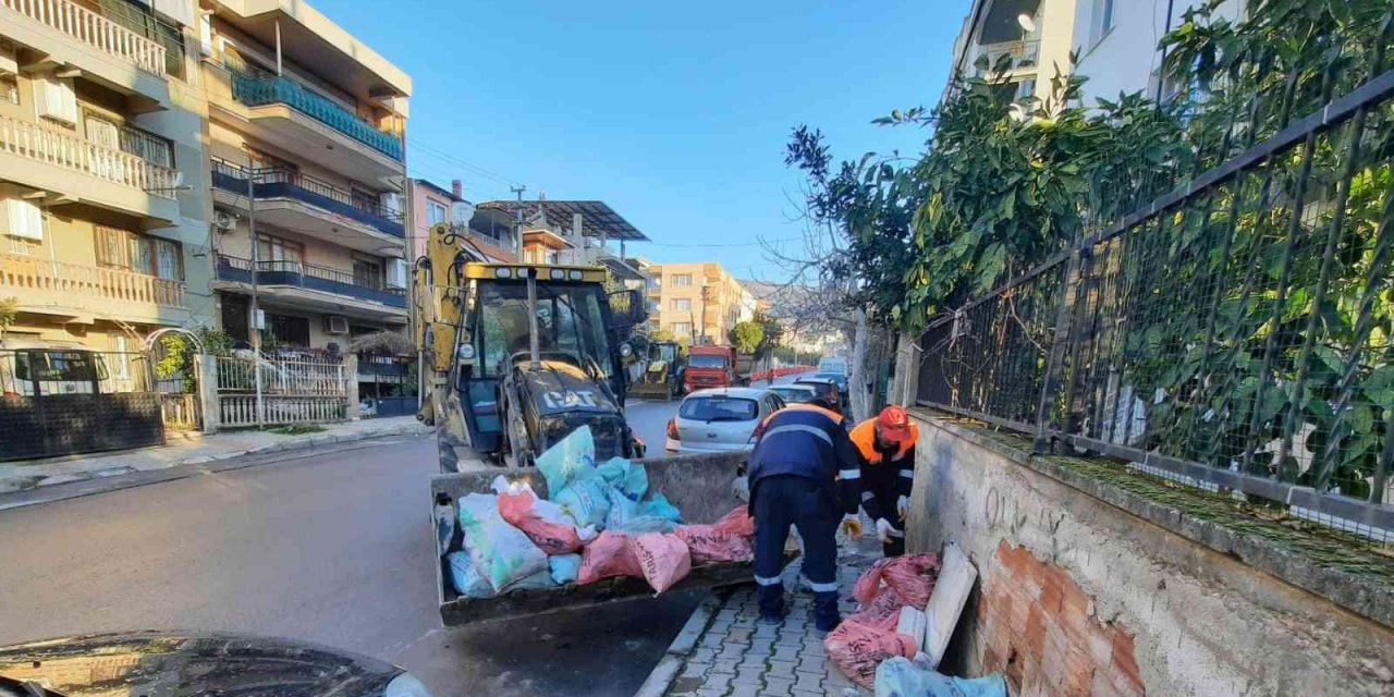 Bayraklı’da 3 yılda 378 bin ton atık toplandı
