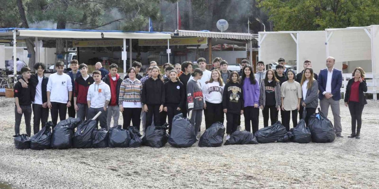 Fethiye’ de deniz dibi temizliği yapıldı