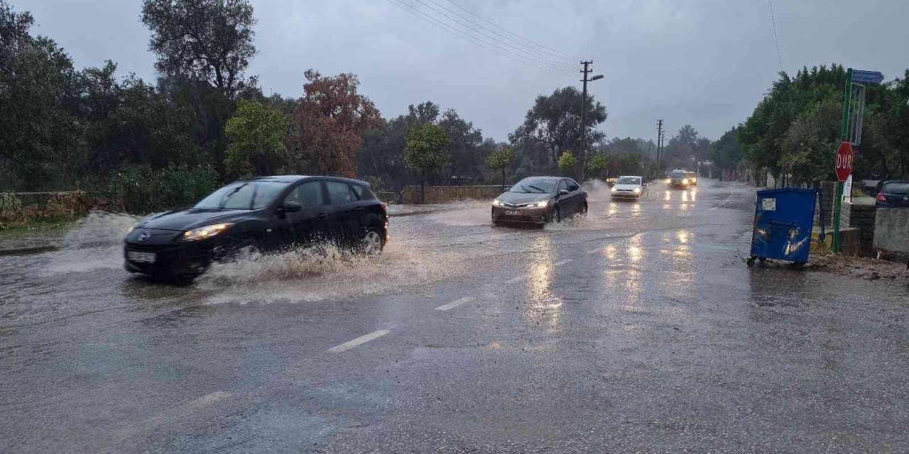 Bodrum’da sağanak aniden bastırdı