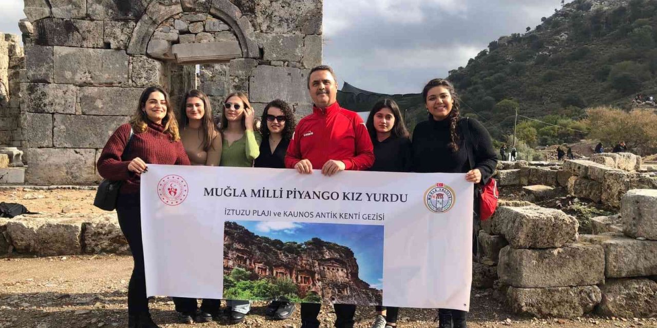 Muğla Üniversitesi öğrencileri tarihi ve doğal güzellikleri keşfetti