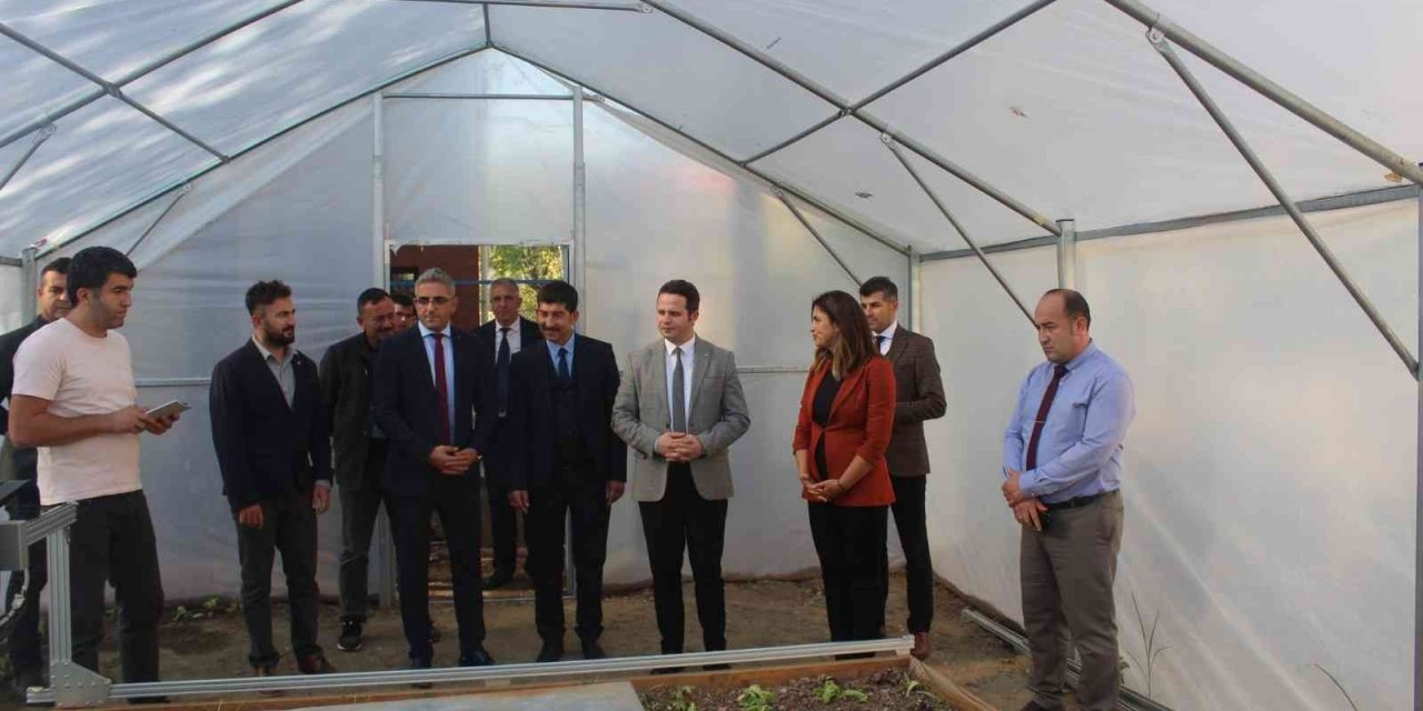 Milli Eğitim Müdürü Çay, Köyceğiz’de tarım uygulamalarına katıldı