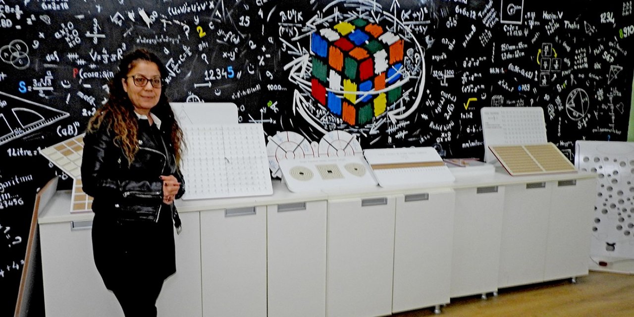 Gökmen öğretmenin imzası kalemle değil boyalarla