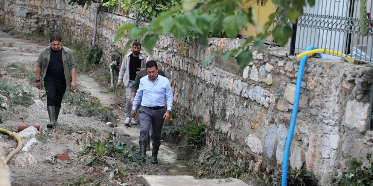 Başkan Aras, yağış boyunca sahadaydı