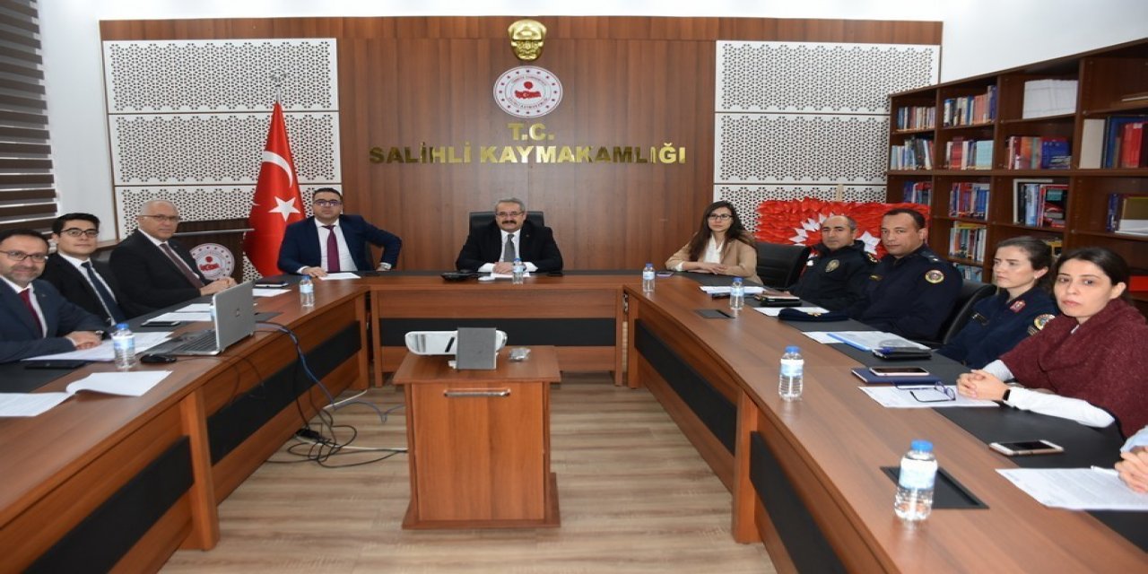 Salihli’de kadına yönelik şiddetle mücadele toplantısı yapıldı