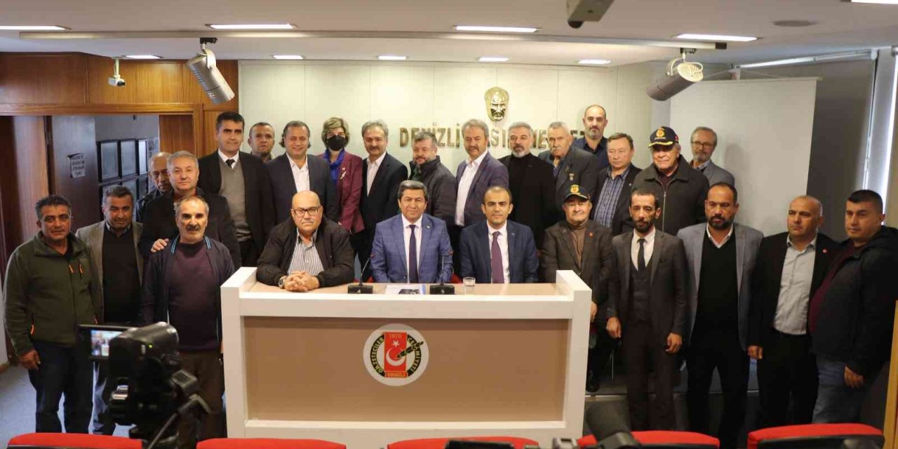 Denizli’de STK’lar devletin ve Türk Silahlı Kuvvetlerinin yanında olduğunu bildirdi