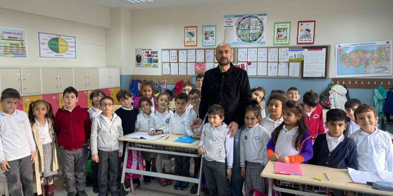 Birinci sınıf öğrencilerinden öğretmenlerine anlamlı hediye