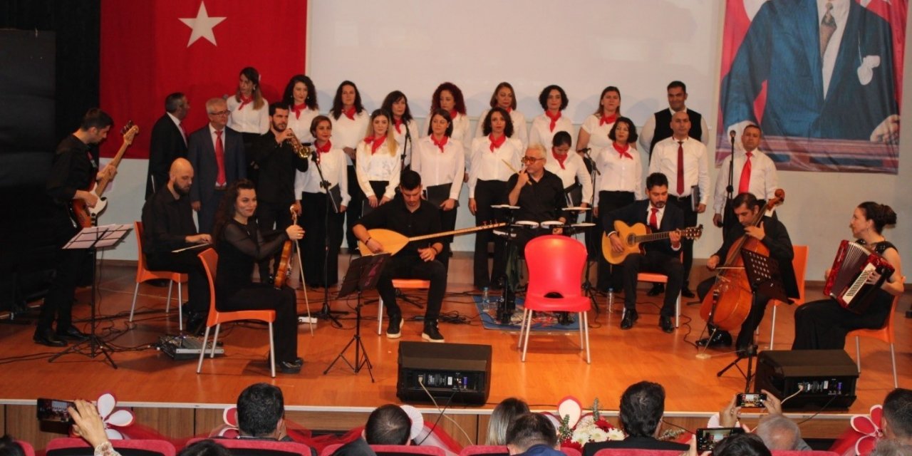 Turgutlu’da 24 Kasım Öğretmenler Günü törenlerle kutlandı