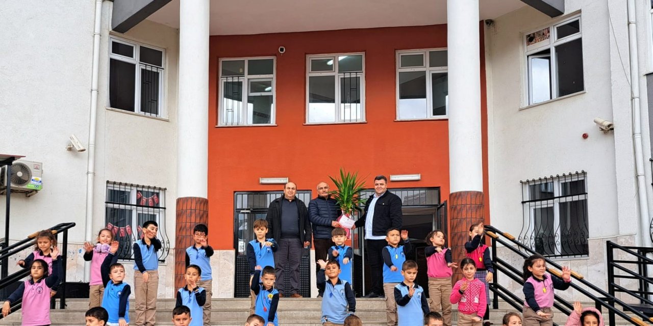 Başkan Kayda’dan meslektaşlarına çiçekli kutlama