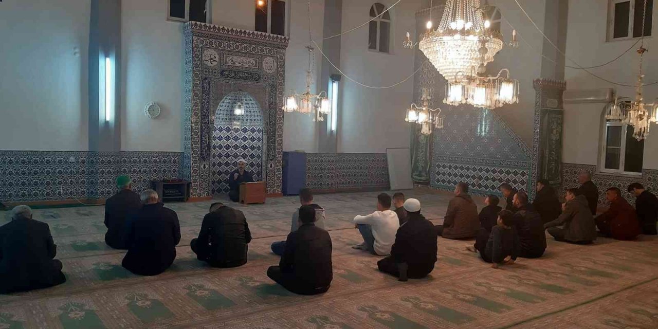 Germencik’te Cuma akşamı sohbetleri başlatıldı