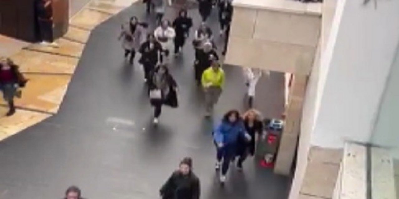 İzmir’de AVM’lerde indirim izdihamı