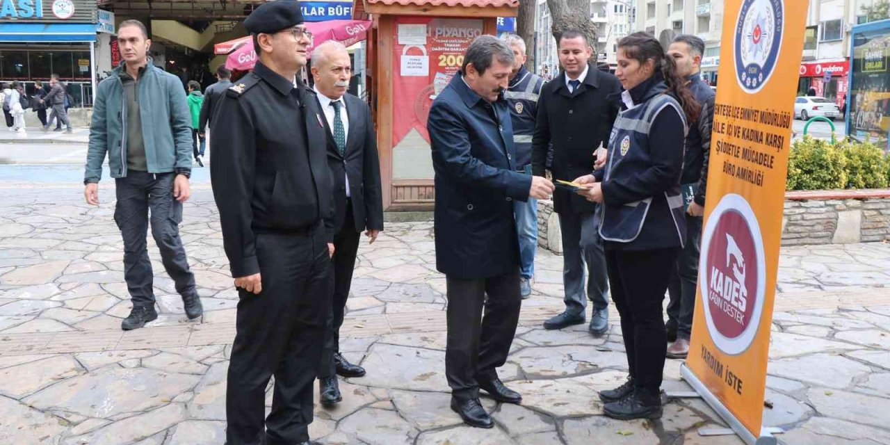 Muğla’da 25 Kasım Kadına Yönelik Şiddete Karşı stant açıldı