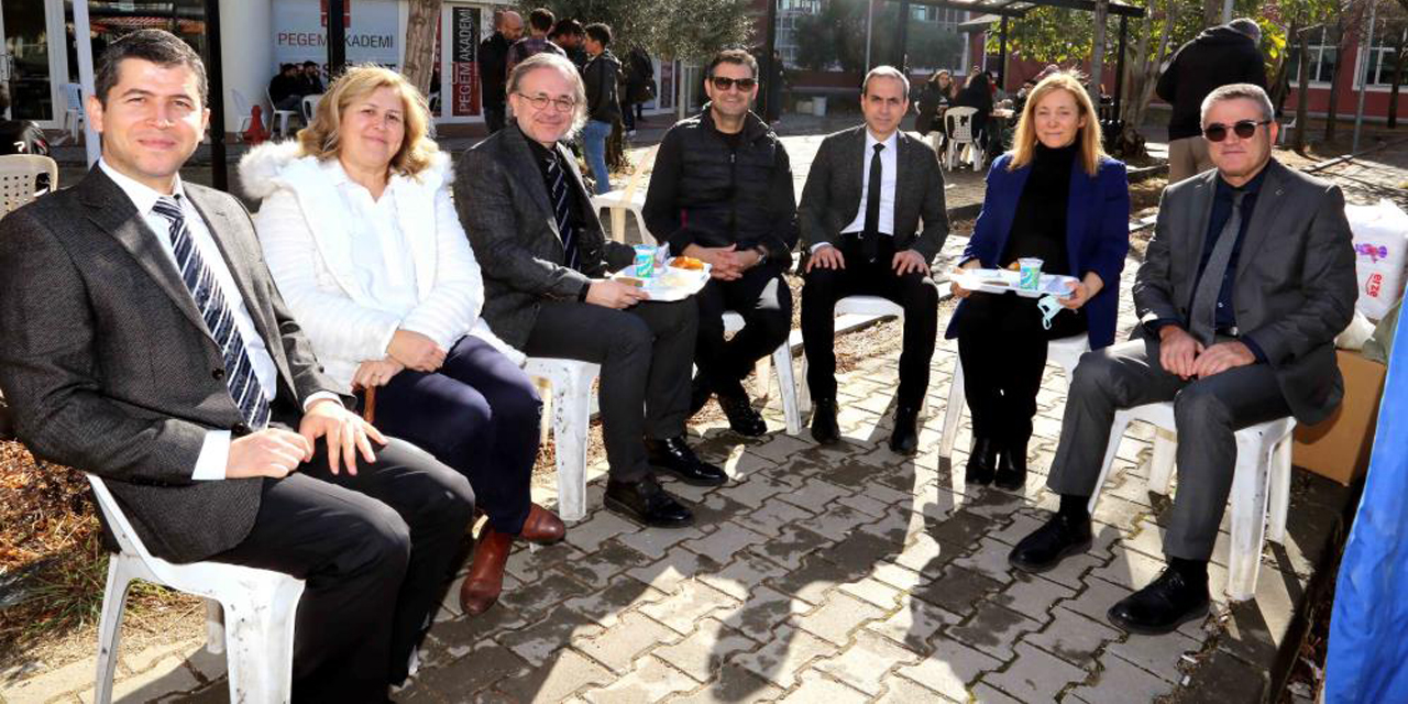 Eğitim Fakültesi akademik kadrosu ile geleceğin öğretmenleri bir araya geldi