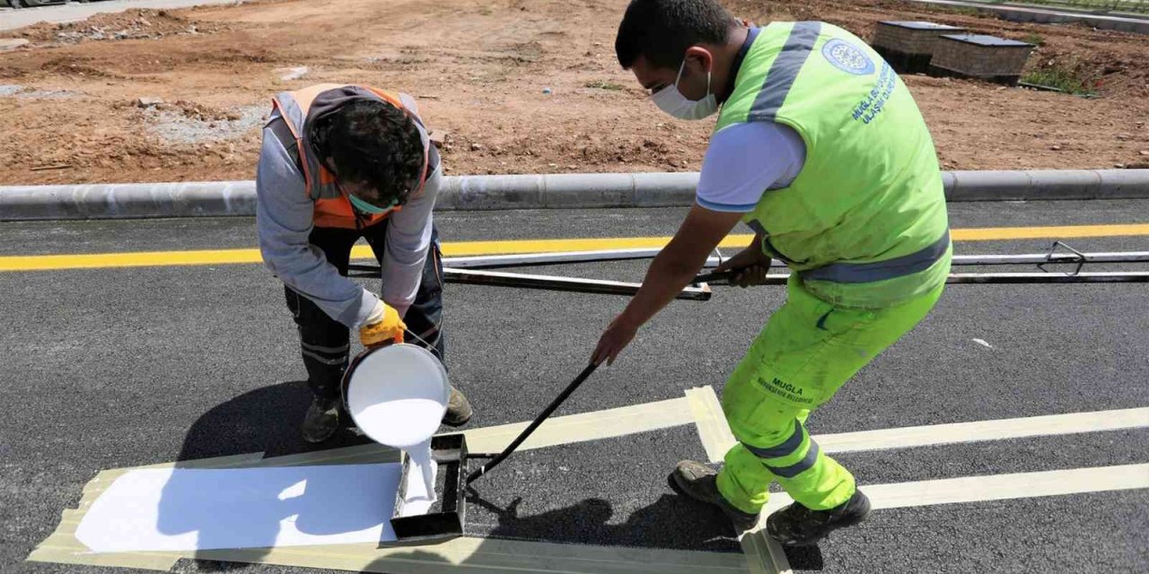 Büyükşehir’den 8 Bin Km yol çizgi çalışması