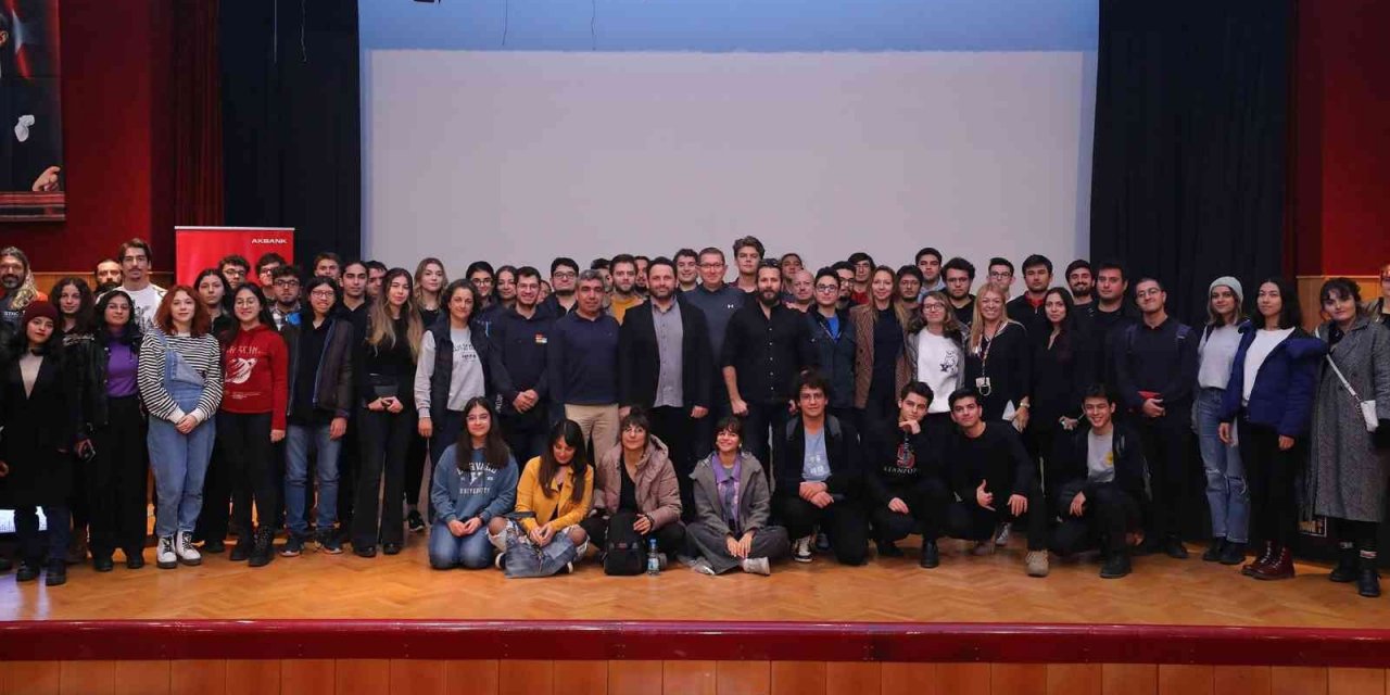 DEÜ, NASA’daki Türk astrofizikçiyi öğrencilerle buluşturdu