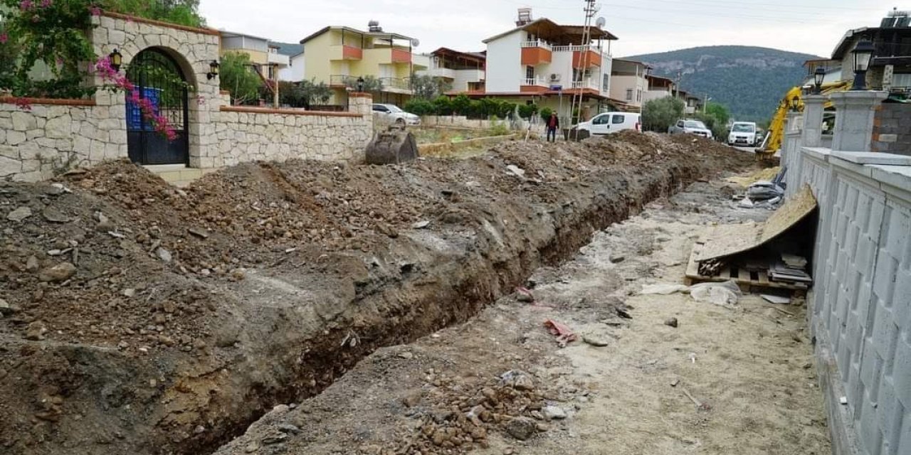 Didim Belediyesi yol yapım çalışmalarını sürdürüyor
