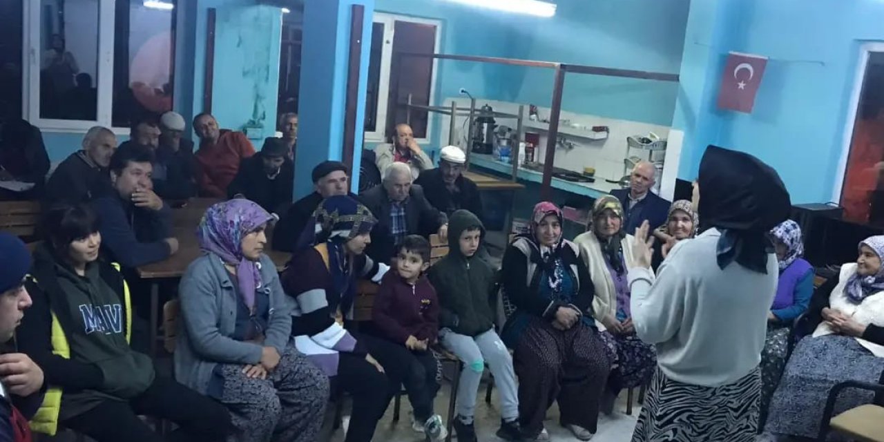 Karacasu’da vatandaşlar ’teknoloji bağımlığı’ konusunda bilgilendirildi