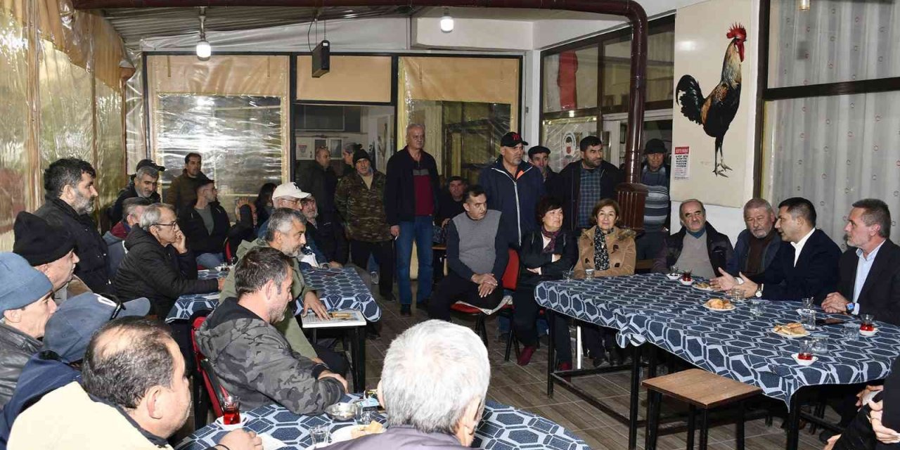 Başkan Günel vatandaşların sorunlarını dinliyor