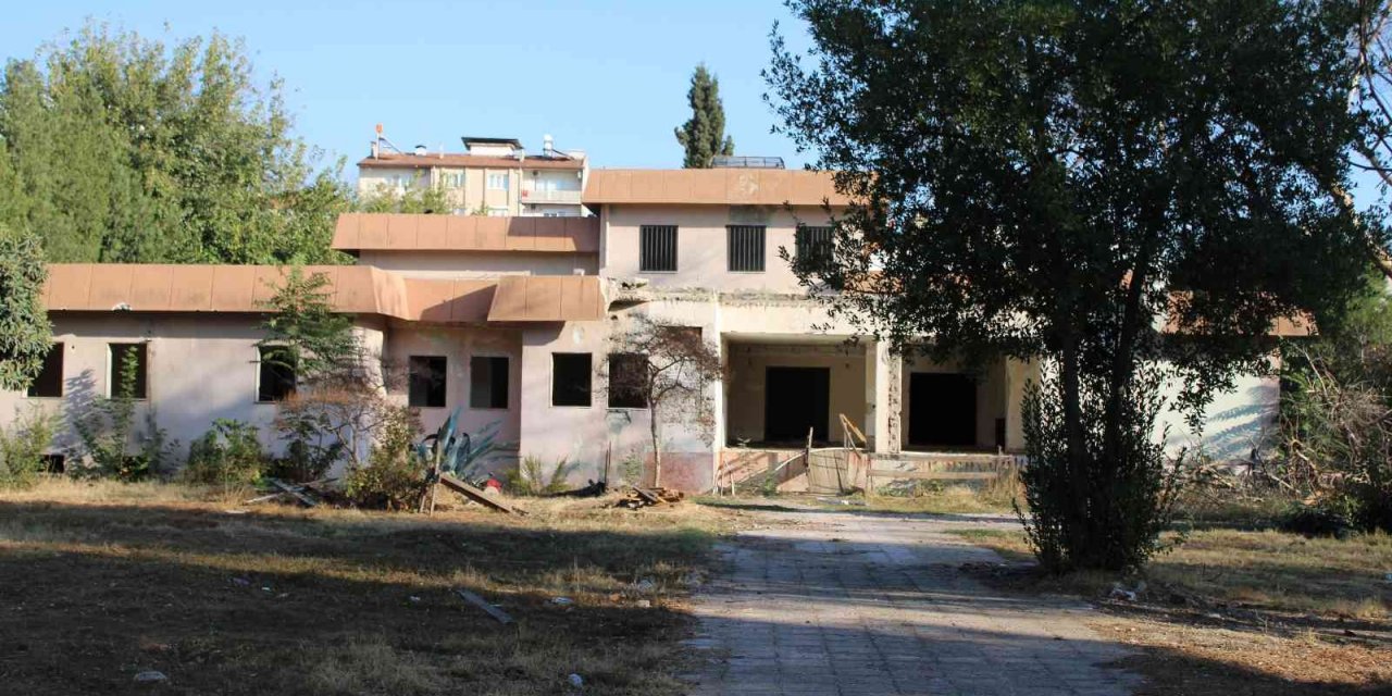 Bir zamanlar binlerce kişi ziyaret ediyordu, şimdi harabeye döndü